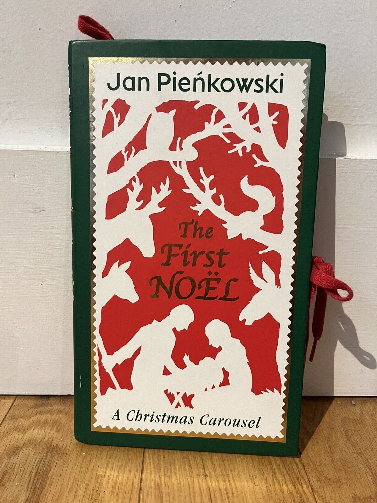 The First Nöel – a Christmas pop-up – Jan Pienkowski – Just So Stories